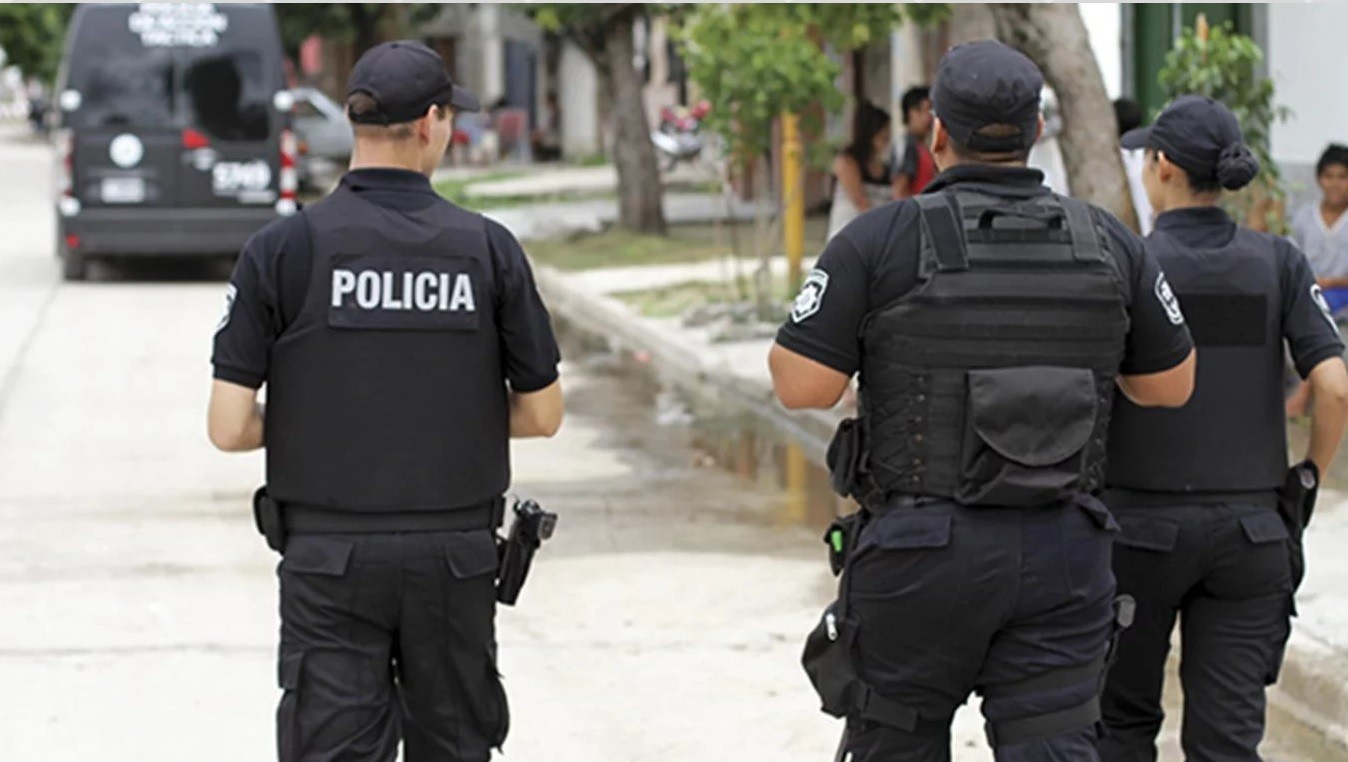 Policías de Santa Fe podrán tener su arma lista para disparar | Noticias