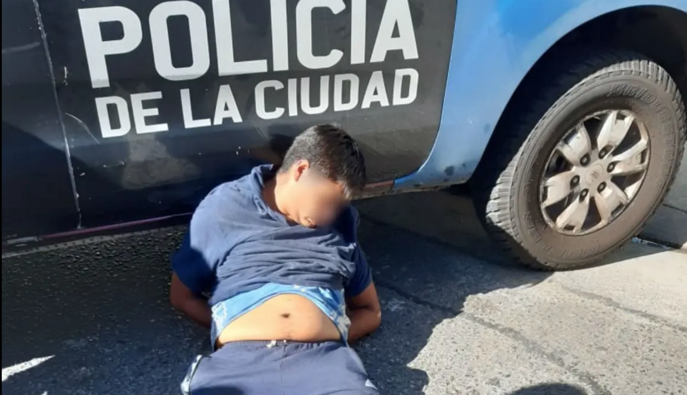 Motochorros le patearon la panza a una embarazada para robarle el celular | Noticias