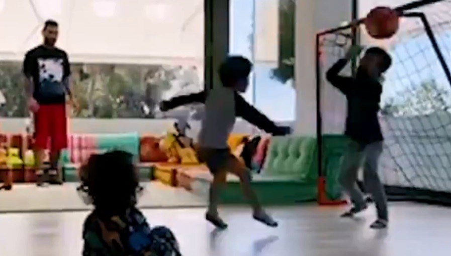 Video: Messi y sus hijos la rompen toda en el living de su casa | Redes