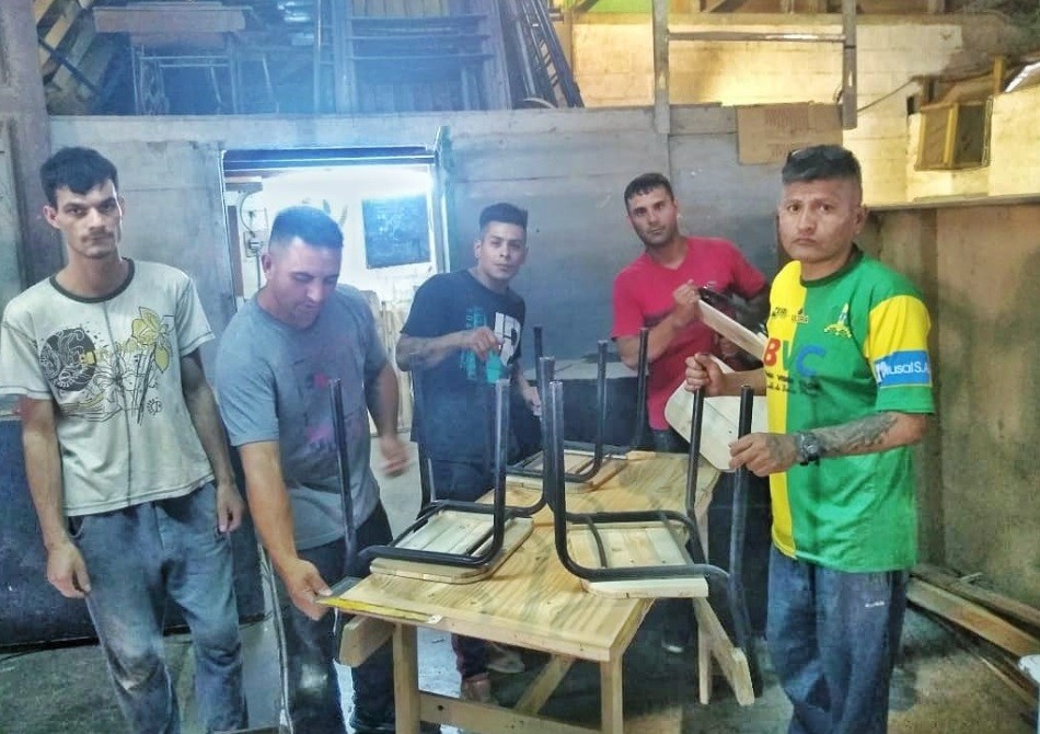 Una familia perdió todo en un incendio y recibió ayuda desde una de las cárceles de Gorina | Información General