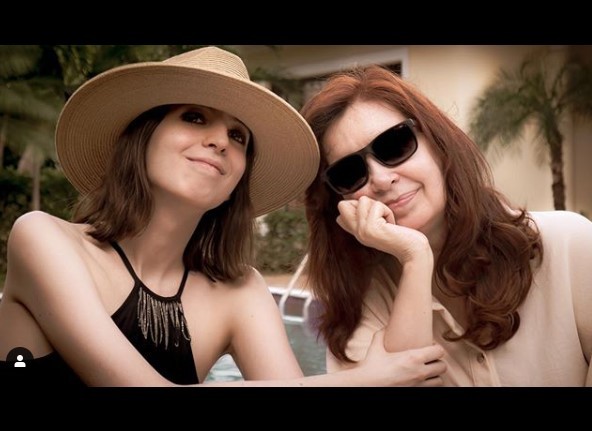 La primera foto de Cristina junto a Florencia Kirchner en Cuba | Información General