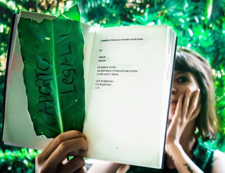 Desde Cuba, Florencia Kirchner convocó al pañuelazo por el aborto: "Ahora que tenemos nuevamente Ministerio de Salud" | Información General