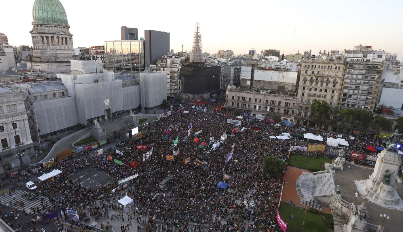Tras la movilización por el aborto, el Gobierno estudia cambios al proyecto: "No tiene que ser profundizador de la grieta" | Información General
