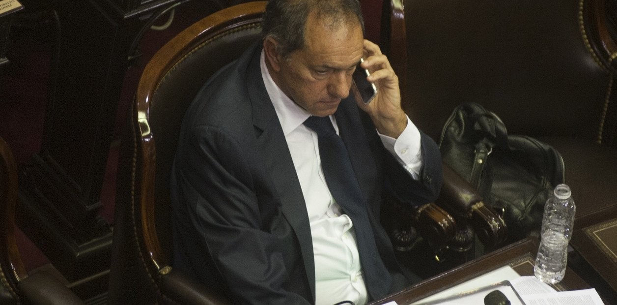 Denuncian a Scioli por usurpación de autoridad e incumplimiento de deberes de funcionario | Información General