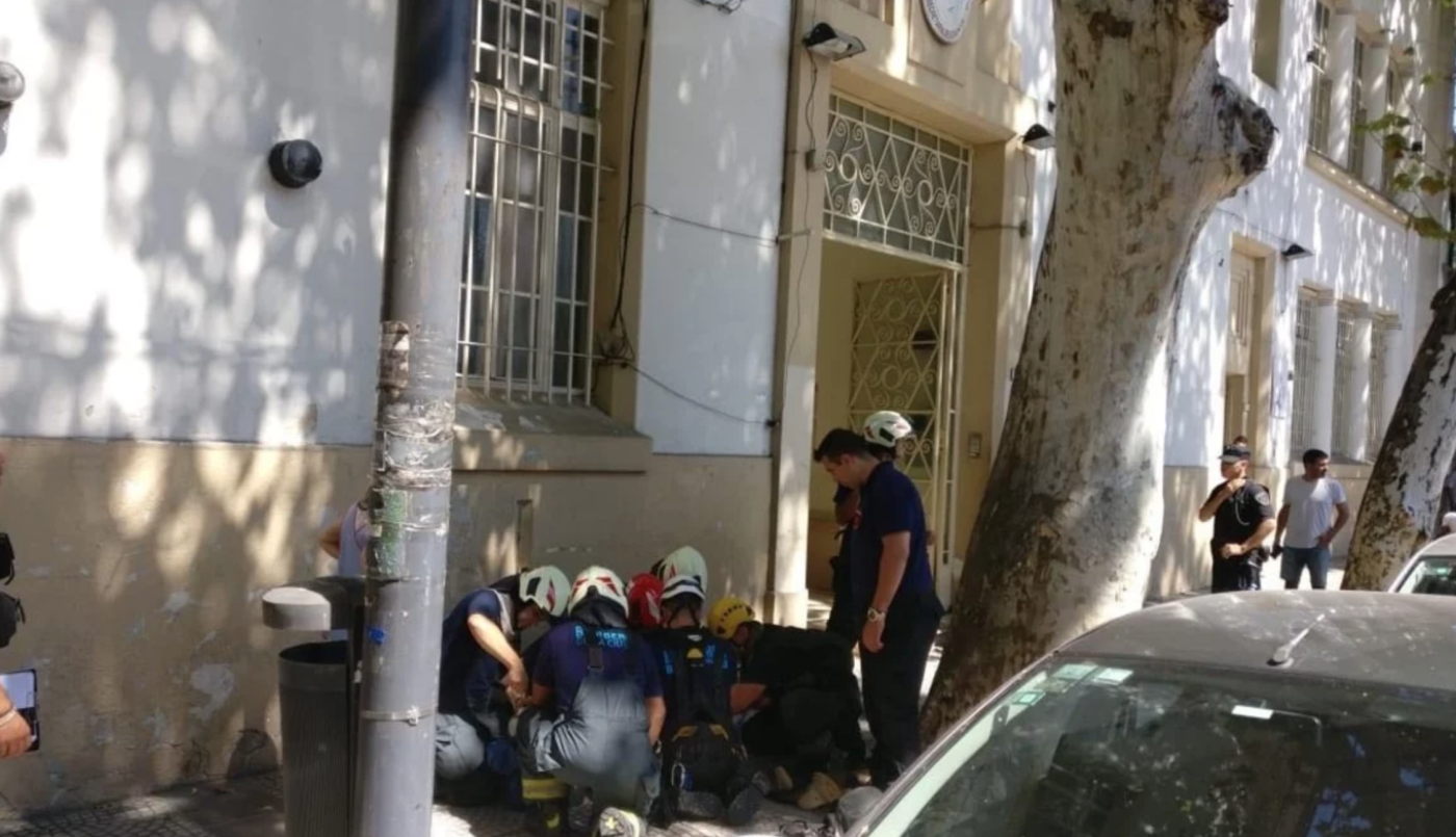 Dramático: una nena se cayó del tercer piso de un jardín de Palermo | Información General