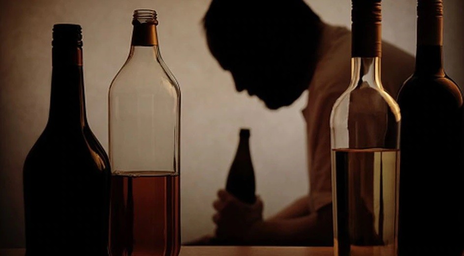 Tomaron alcohol adulterado creyendo que curaba el coronavirus: 27 muertos | Noticias