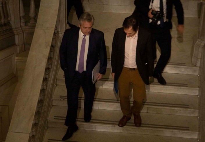 Nuevas medidas: lucha "contra especuladores" y  "recursos excepcionales" a beneficiarios de AUH | Noticias