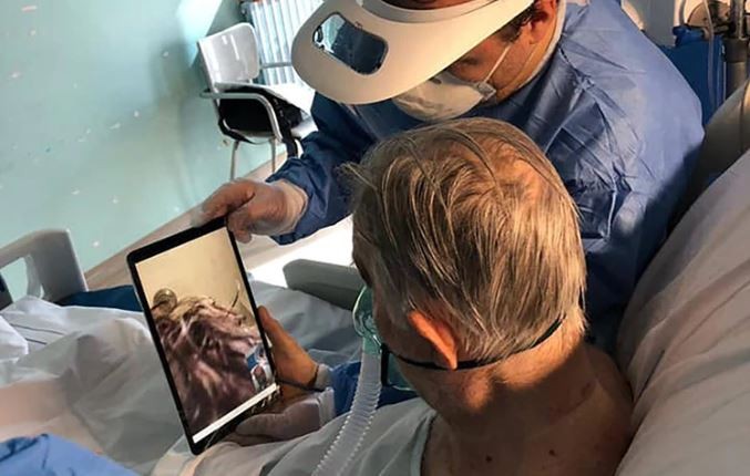 En Italia donan tablets a hospitales para que los pacientes se despidan de sus familias | Redes