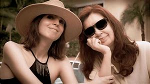 En el último vuelo programado de Cuba, Cristina Kirchner regresó a la Argentina junto a su hija | Información General