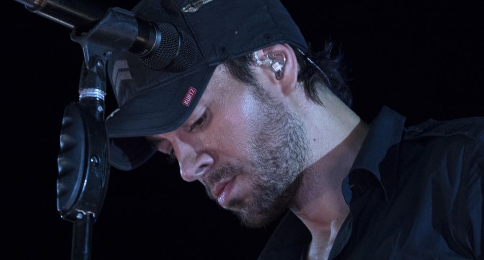 Enrique Iglesias despide a su padrastro Carlos Falcó que murió por el Covid-19 | Espectaculos