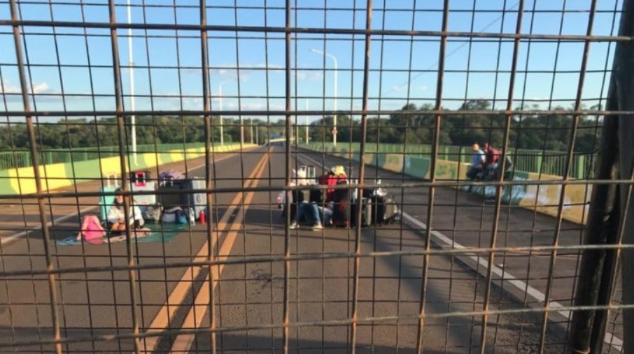 Cerraron el puente en Puerto Iguazú y 17 argentinos quedaron varados | Noticias