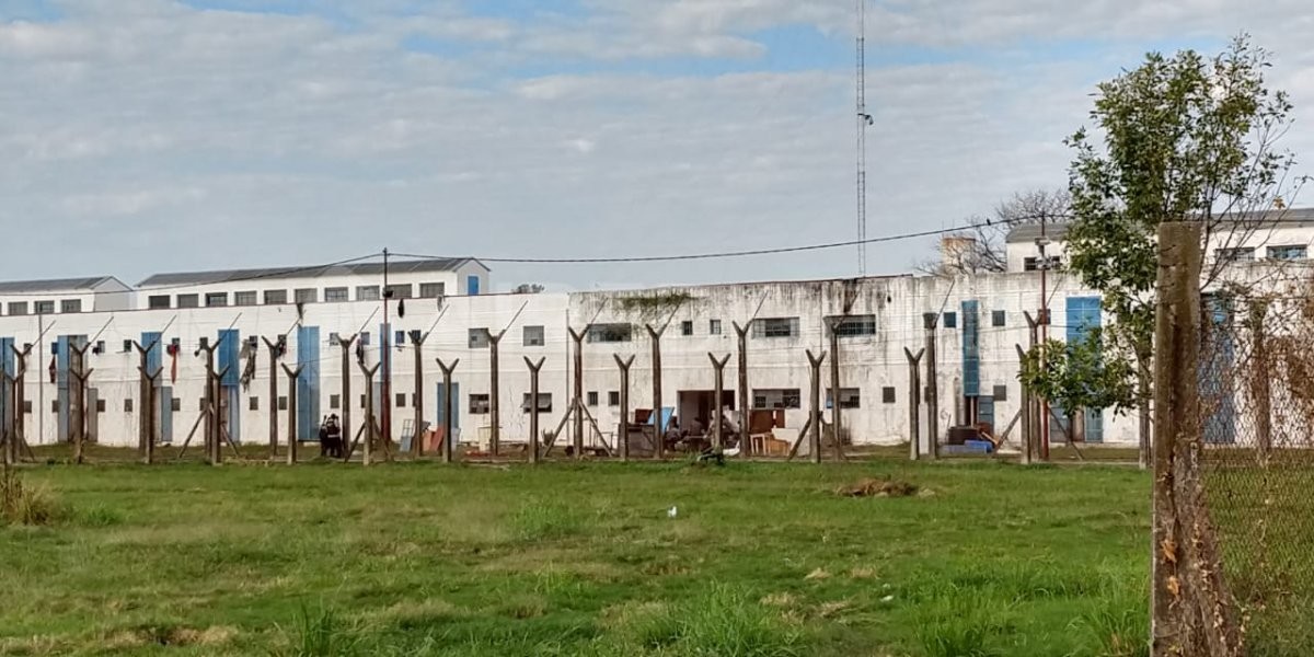 Pelea y muerte entre dos internos de la misma celda en la cárcel de Las Flores | Noticias