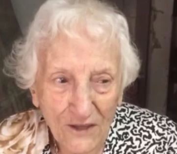 Una abuela de 105 años les pide a sus nietos que se queden en casa | Redes