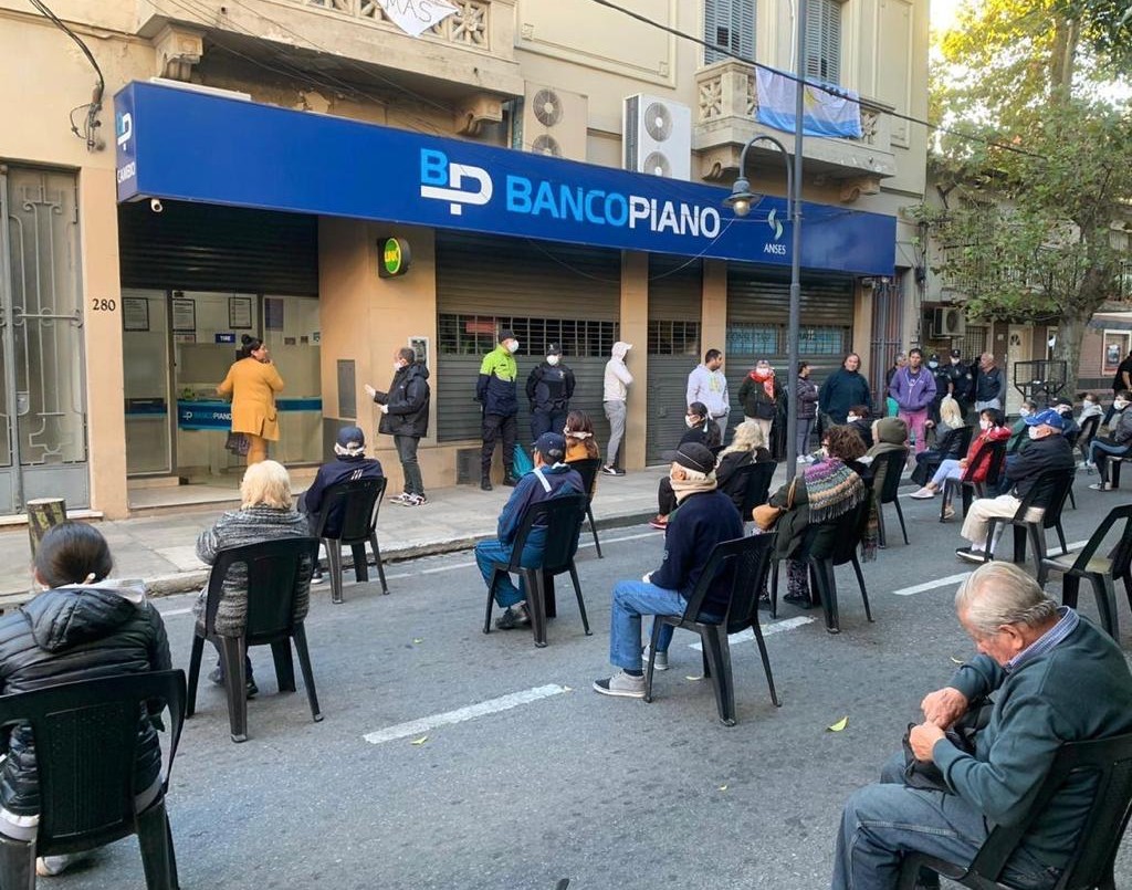 Los bancos de todo el país abiertos para el pago a jubilados y pensionados | Información General