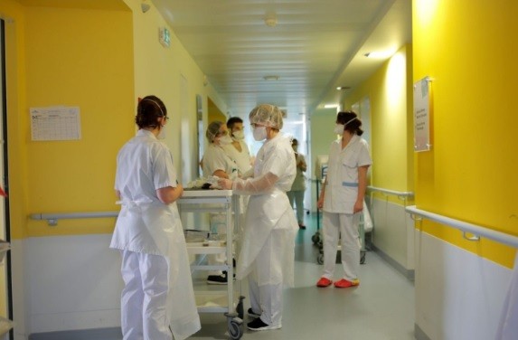 Pandemia: médicos jubilados podrán trabajar en hospitales bonaerenses | Información General