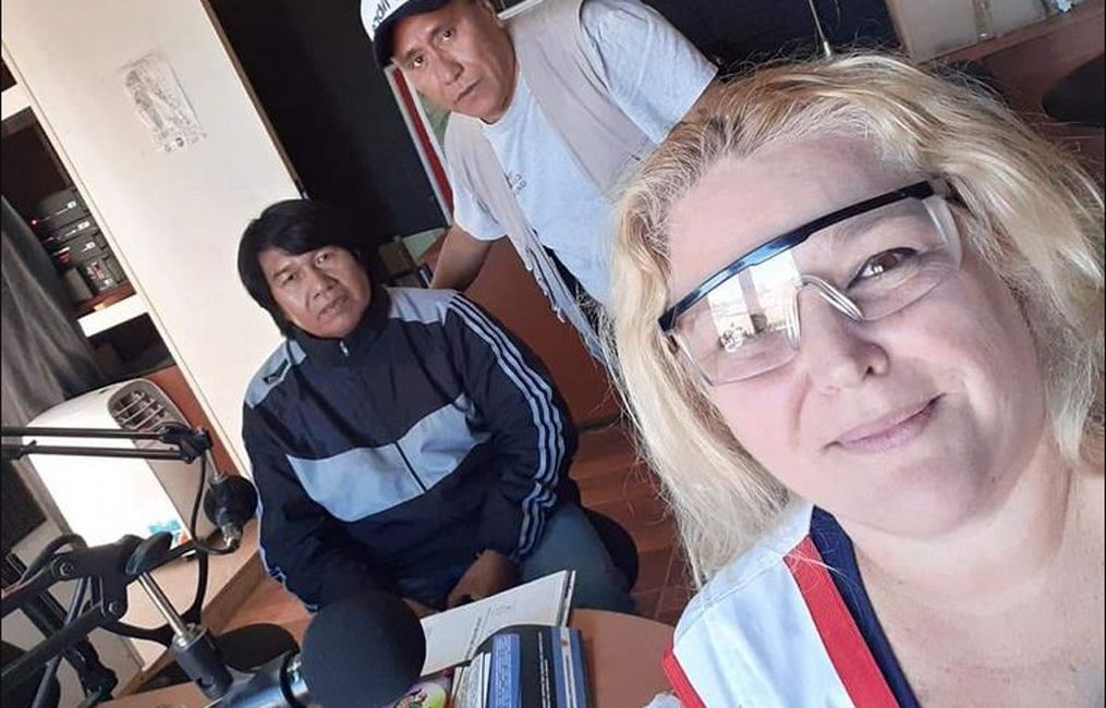 La maestra que armó un programa de radio para darle clases a los alumnos que no tienen Internet | Redes