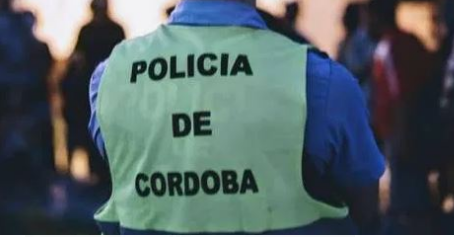 Quiso romper la cuarentena  como policía pero  no se parecía ni al Oficial Gordillo: terminó detenido e imputado | Información General