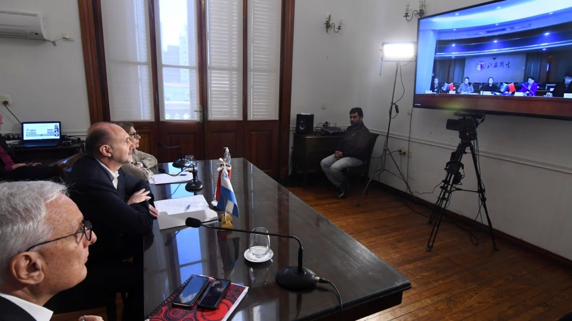 Perotti dialogó por videollamada con autoridades sanitarias de China | Noticias