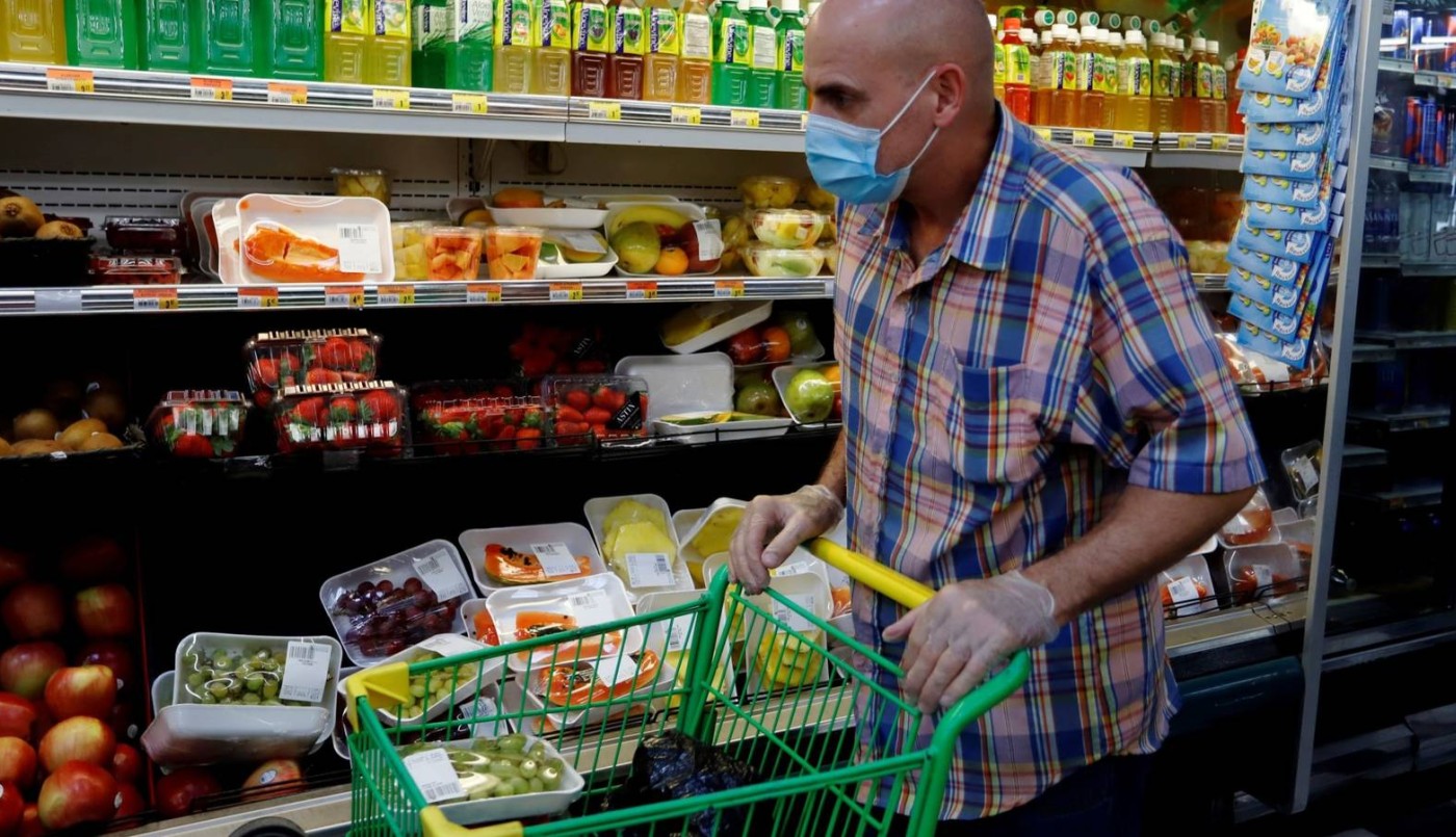 Video: ¿qué pasa cuando una persona con coronavirus tose en un supermercado? | Redes