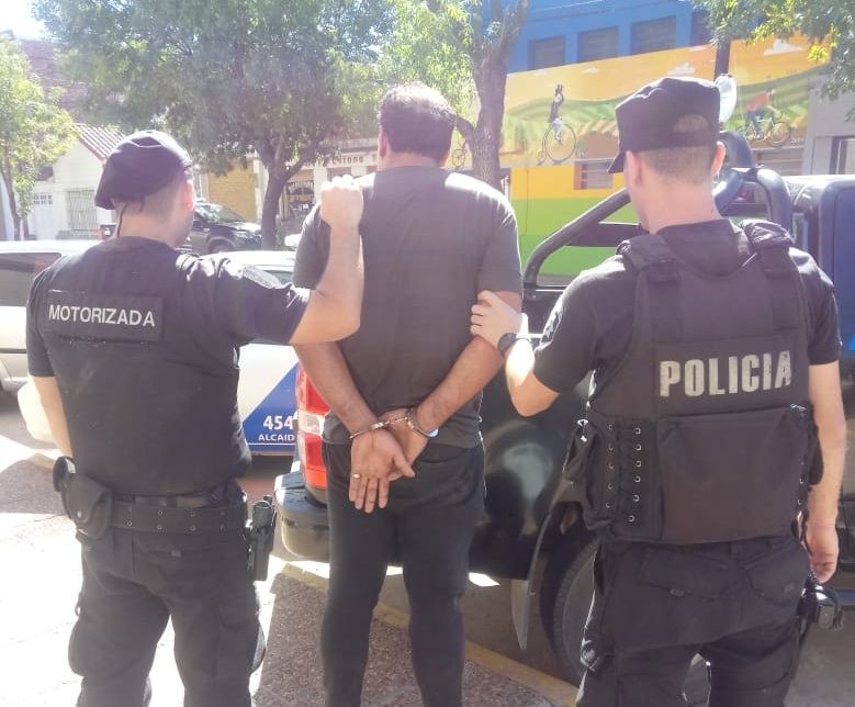 Esperanza: intentó fugarse, tenía documentos falsos y agredió a la policía | Noticias