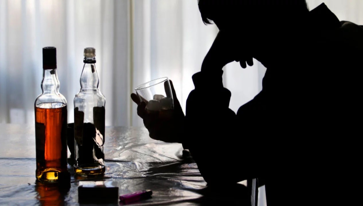 Aislamiento: Defensoría alertó por aumento en consumo de alcohol, tabaco y estupefacientes | Información General