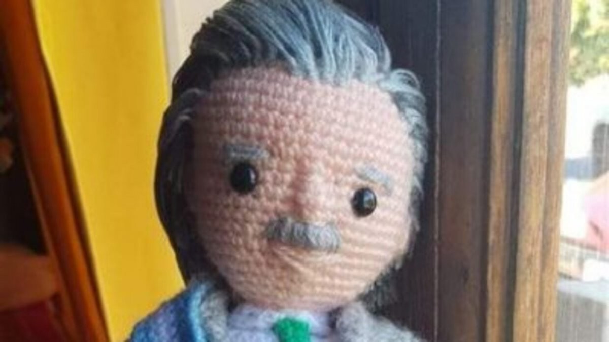 Es furor el "amigurumi" de Alberto Fernández | Noticias