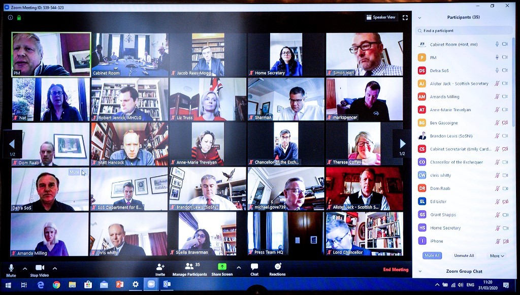Zoom refuerza su seguridad tras sufrir el robo de miles de datos de usuarios | Redes