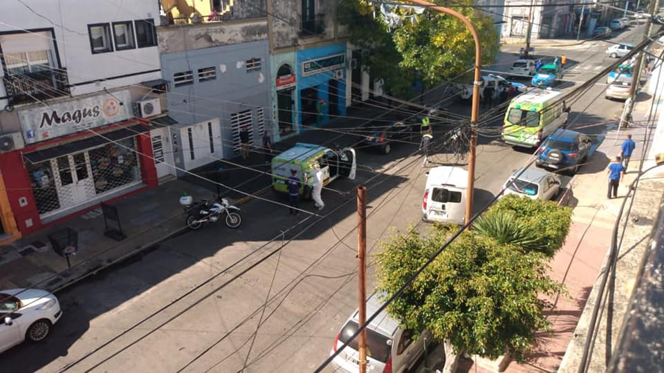 Murió un joven de 18 años en plena calle: le hicieron el test para saber si tenía coronavirus | Información General
