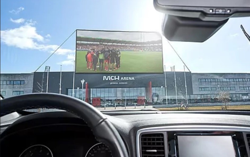 Club propuso que vuelva el fútbol con público que mire desde el auto | Deportes