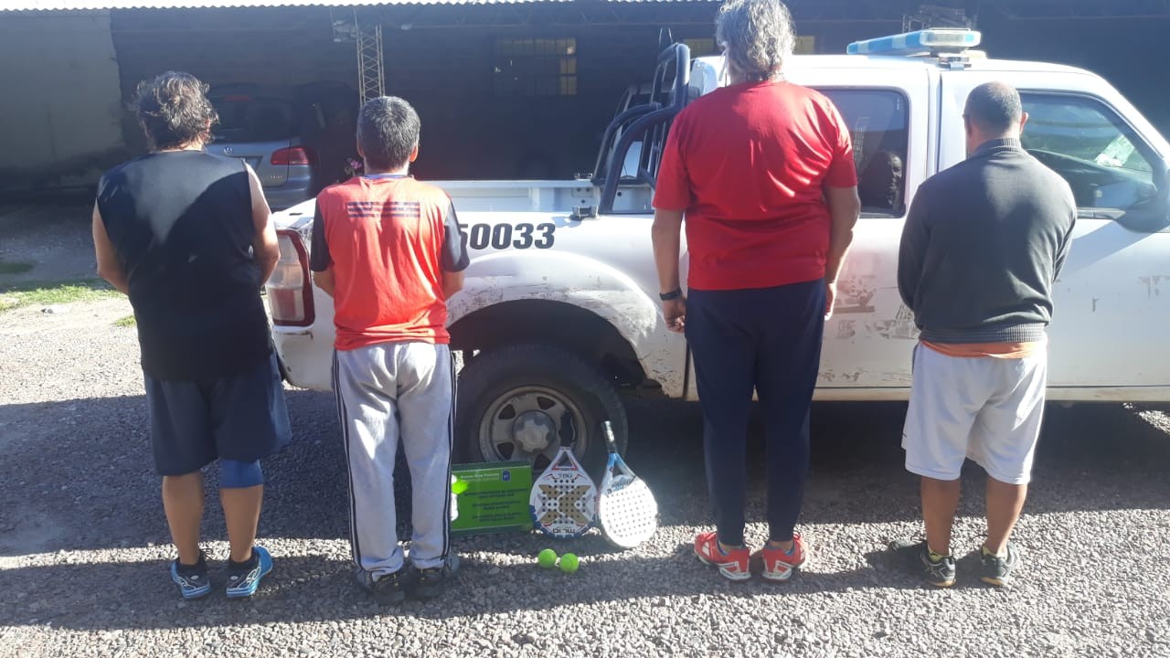 Violaron la cuarentena para jugar al pádel y fueron detenidos | Información General