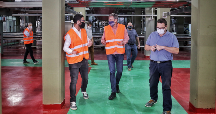 Jatón y Sukerman recorrieron la planta de la Cervecería Santa Fe | Noticias