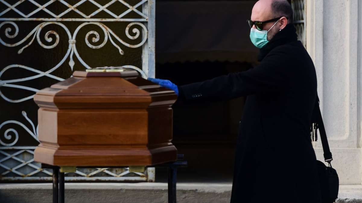 Tanatólogo aconsejó que se cremen los muertos por coronavirus: "No es obligatorio" | Noticias