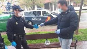 Violó la cuarentena para sacar a pasear a sus peces y fue detenido | Información General