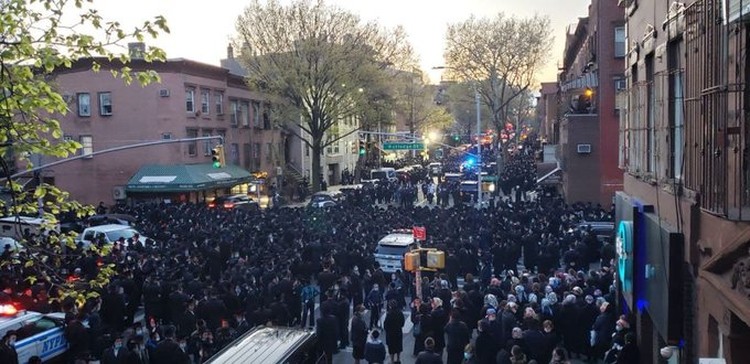 El alcalde de Nueva York dispersó un funeral judío masivo | Información General