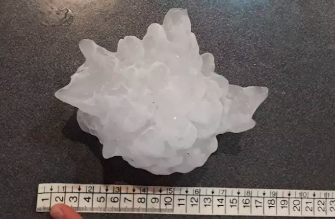 Video: en Argentina cayó la piedra de granizo más grande del mundo | Información General