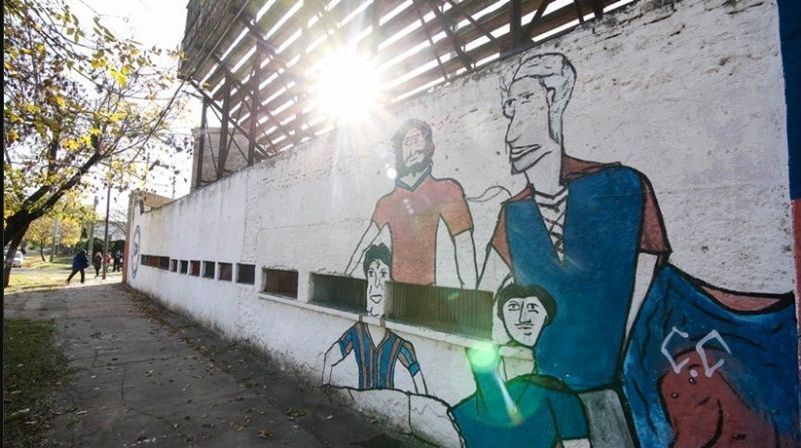 Proponen llamar Trinche Carlovich a una calle que bordea el Gabino Sosa | Deportes