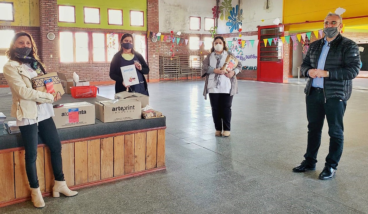 Avanza la distribución de los cuadernos educativos en todo el territorio santafesino | Noticias