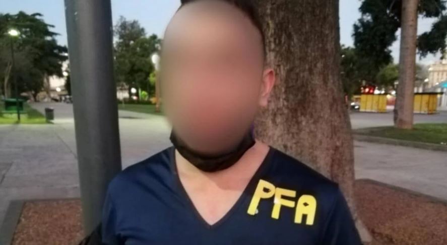 Violó la cuarentena disfrazado de policía y acosó a mujeres en Constitución | Nacionales