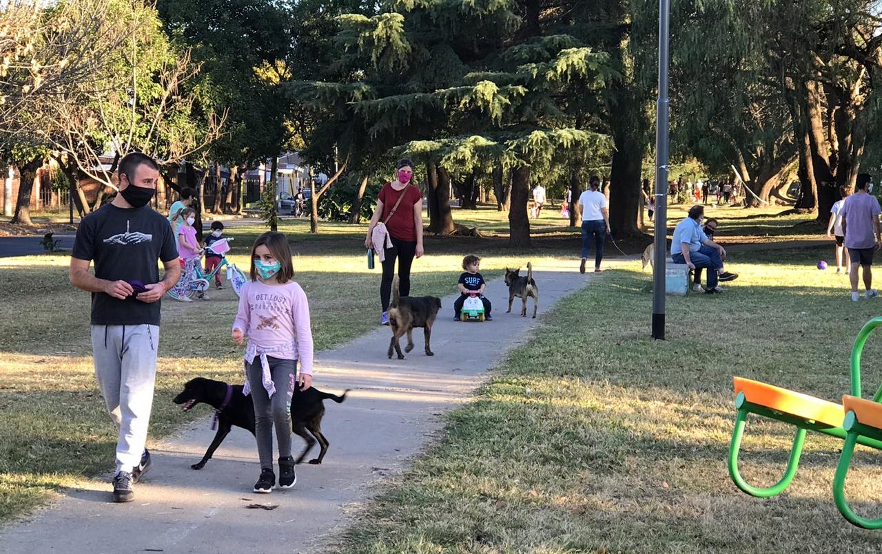 VIDEOS: el movimiento en los barrios en la segunda jornada de esparcimiento en Córdoba | Información General