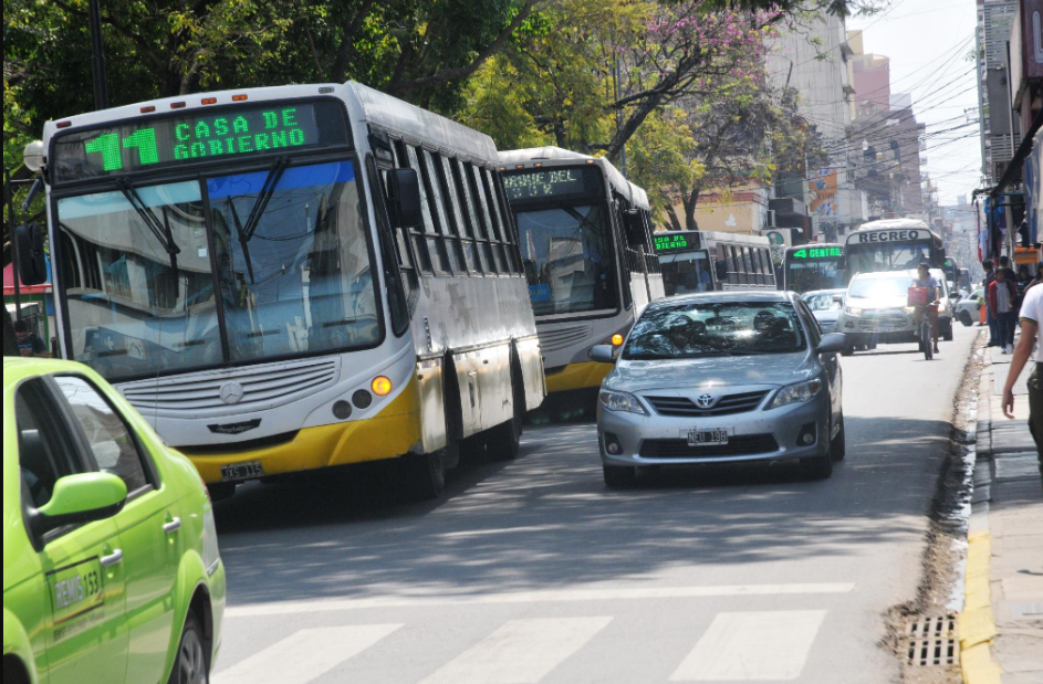 Colectivos: El paro seguirá al menos hasta mañana | Noticias