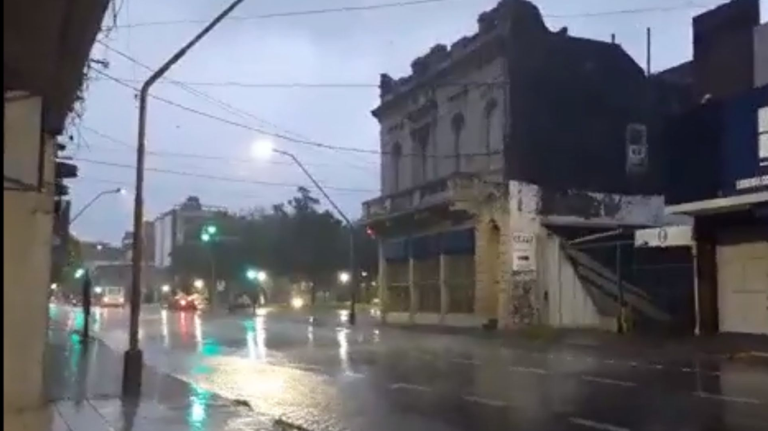 Rige un alerta meteorológico y llueve en nuestra ciudad | Noticias
