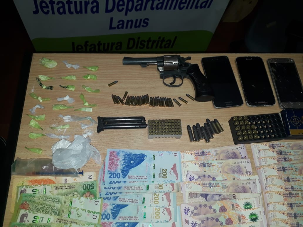 Detienen a tres personas que comercializaban droga en Lomas de Zamora | Nacionales