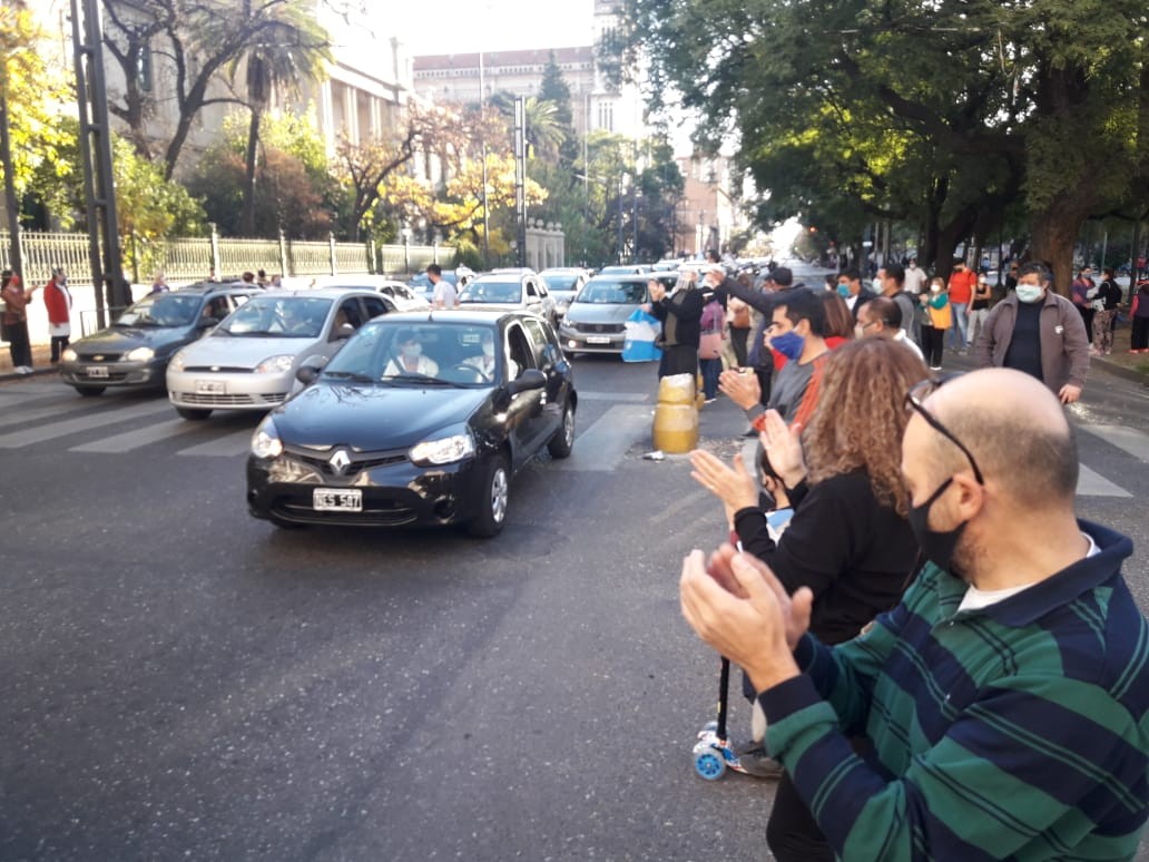 Caravana de médicos autoconvocados: marchan en contra de las amenazas, acusaciones y maltratos | Información General