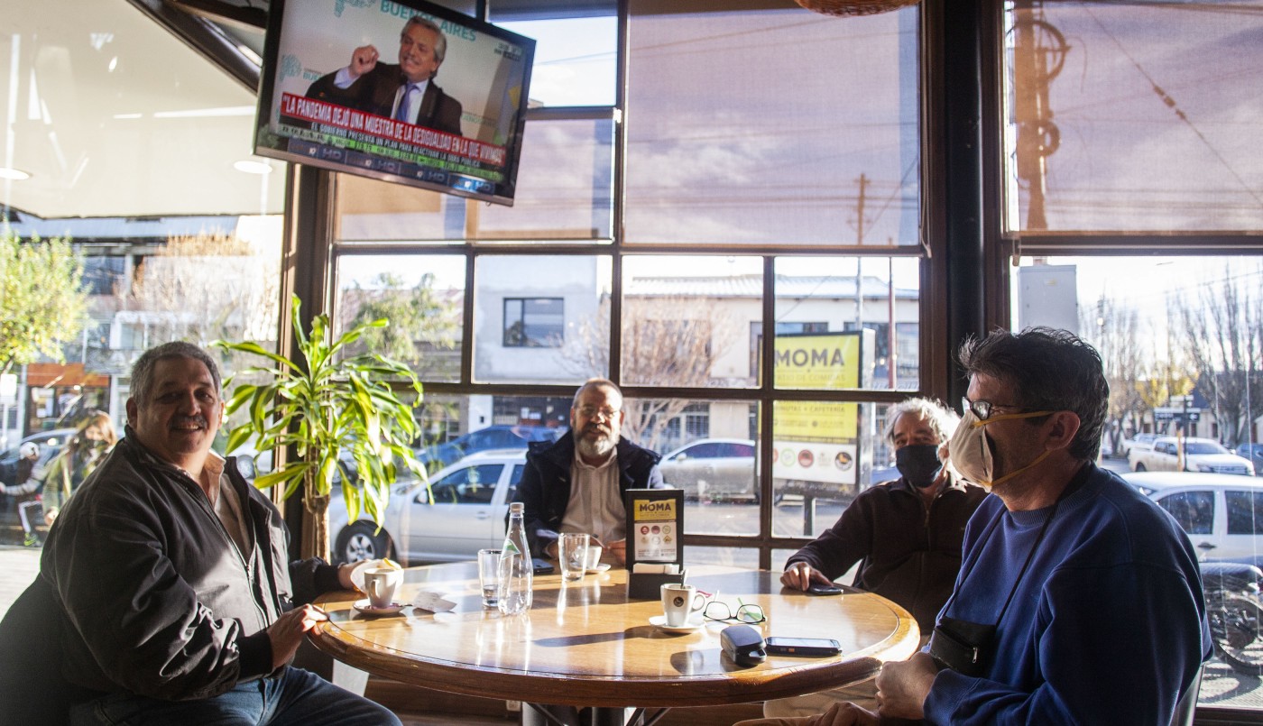 En Santa Cruz abrieron restaurantes, confiterías y permiten hacer deporte al aire libre | Información General