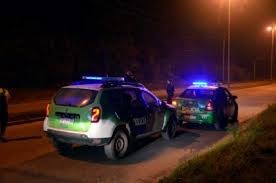 Video: violaron la cuarentena para festejar un cumpleaños y se enfrentaron a la policía | Información General