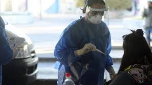 Un policía tenía coronavirus, organizó una cena familiar y contagió a 9 personas | Información General