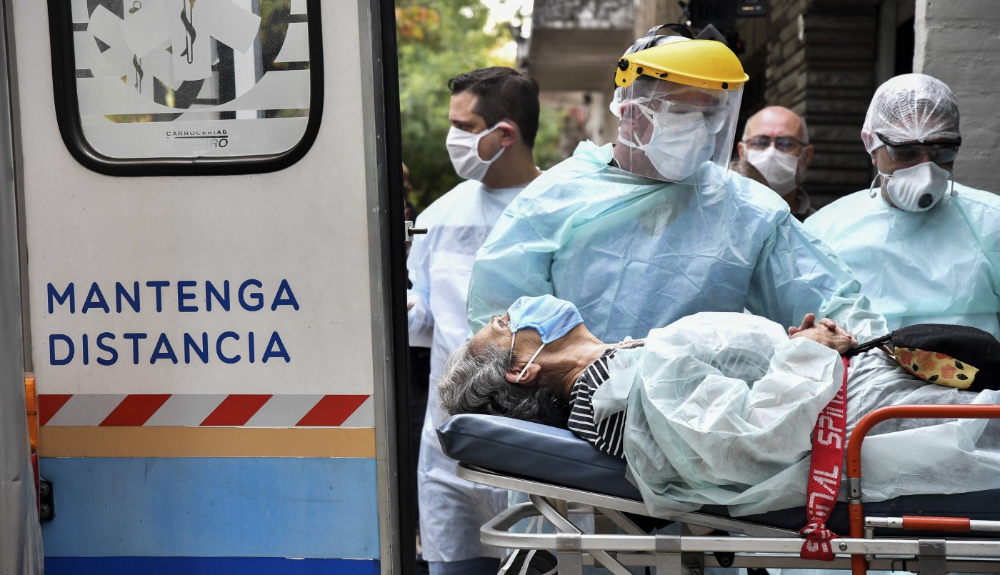 Contagios masivos de coronavirus en dos geriátricos porteños | Información General