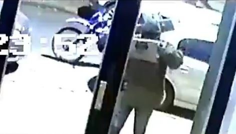 VIDEO: Un repartidor en La Plata escupió un pedido de comida antes de entregarlo | Información General