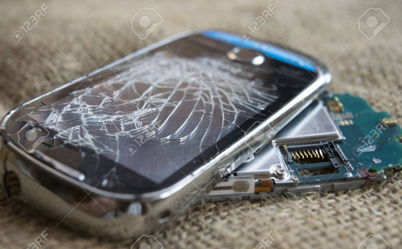 Detienen a una joven por acuchillar a su pareja por romperle el celular | Información General