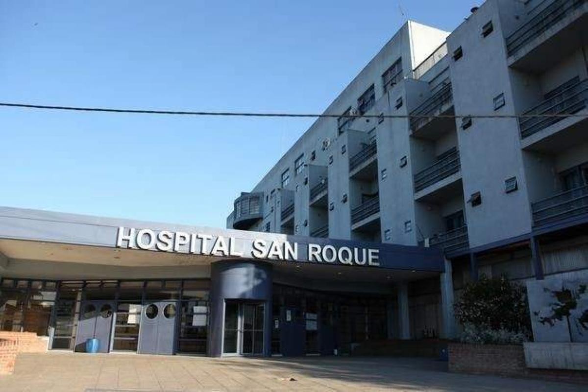 Aislan a 17 trabajadores de la salud tras caso de coronavirus en hospital platense | Información General